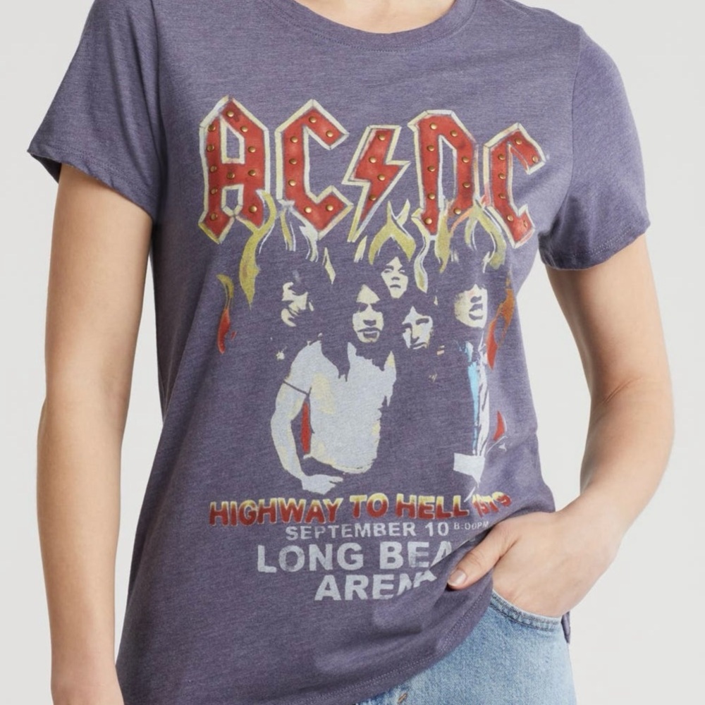 NWT AC⚡️DC Highway To Hell Concert Shirt. Unisex, but sized a Men’s XS. Studded!